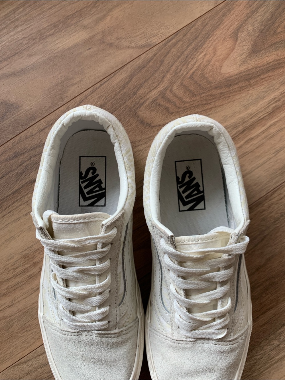 Vans Old Skool Cream Logo Print Suede Sneakers Women Size 7.5 / Men 6 - Picture 4 of 6